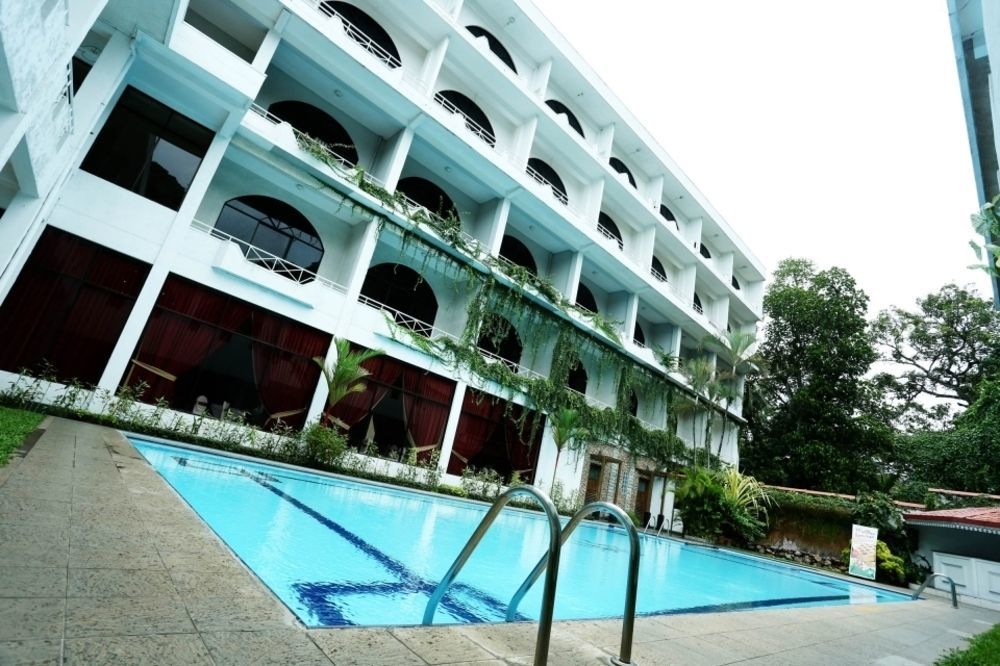 Kandyan Reach Hotel Kurunegala Exteriör bild